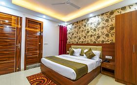 Hotel Urban Tree At Delhi Airport